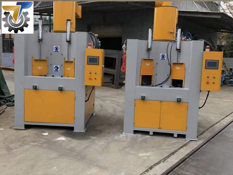 Máy phun cát xử lý bề mặt inox: Giải pháp tối ưu cho ngành công nghiệp kim loại hiện đại