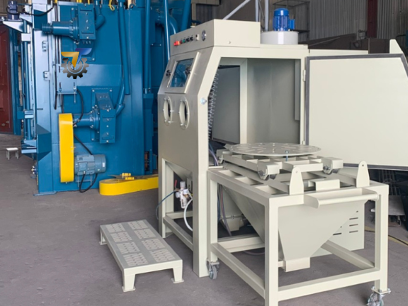 máy phun cát khô là gì