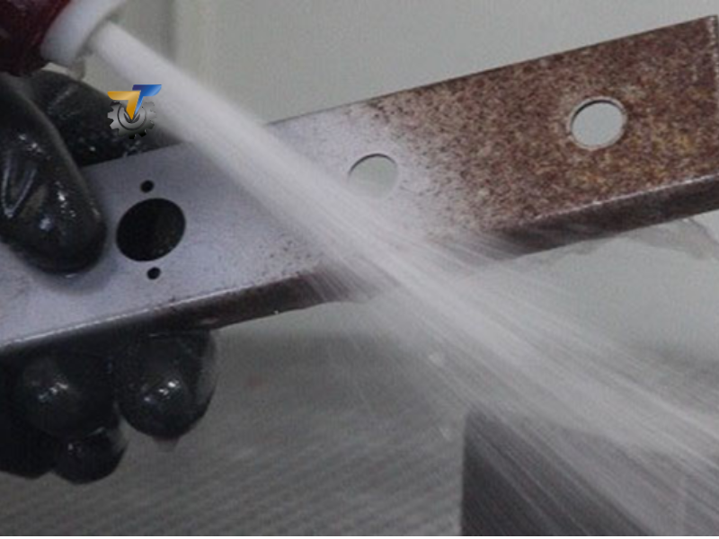 máy phun cát khô và máy phun cát ướt