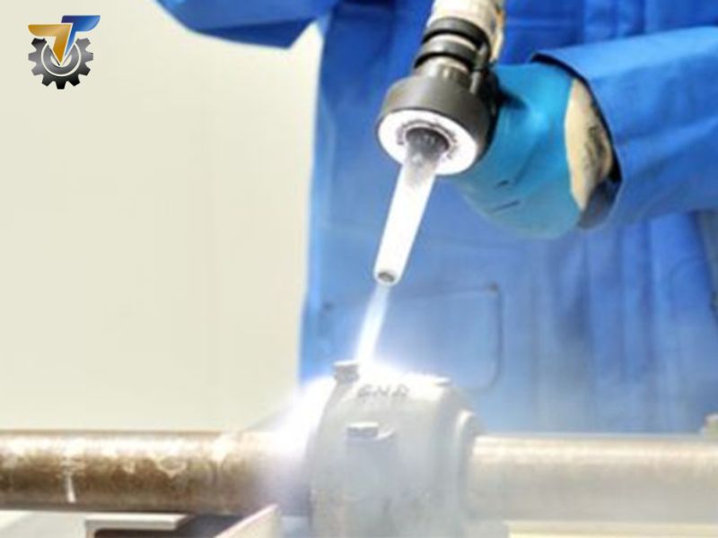 vì sao bề mặt sau phun cát bị không đều màu